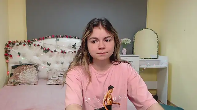 tinaredly - TinaRedly's free webcam - UK Sex Cams