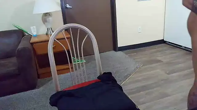 thefreakscomeoutatnight live sex cam