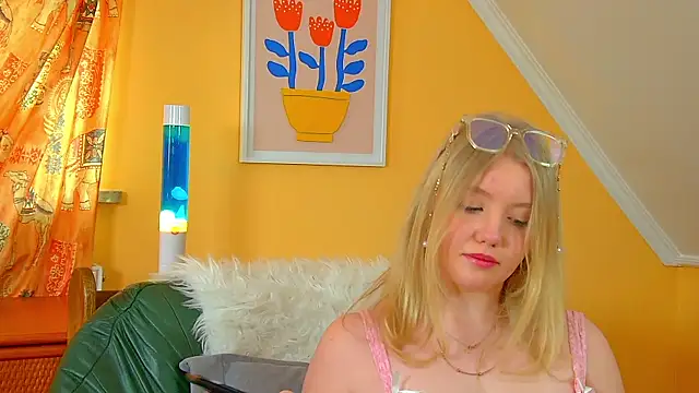 emilyevanse - EmilyEvanse's free webcam - UK Sex Cams