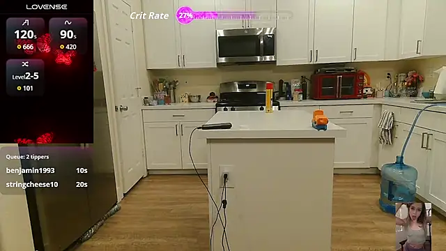 Blondiewithanass webcam