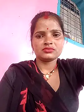 Webcam Model (Rubi12A) is live