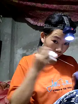 gio-thu - Gio-thu's free webcam