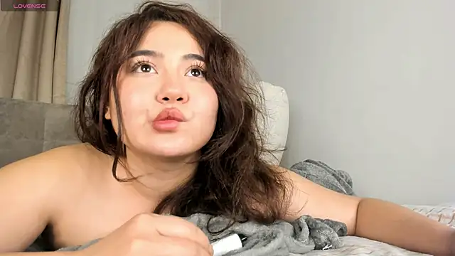 mia_carmin - Mia_Carmin's free webcam - UK Sex Cams