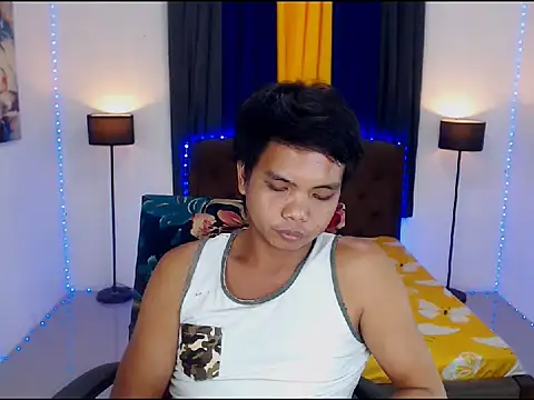 ianhardfucker (M young) - LETS CUM IN MY ROOM