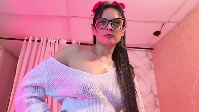 queensallydesire - QueenSallyDesire's free webcam - UK Sex Cams