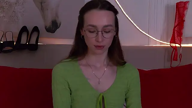 emily_simon - Emily_Simon's free webcam - UK Sex Cams