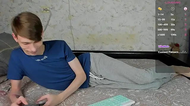 erick__deen (M young) - Cum show  Welcome to my room!