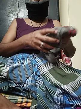 gaysexfun_123 (M mature) - show my ass hole with oil apply