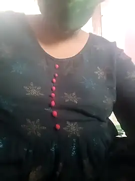 Webcam Model (tamilkaviya431) is live