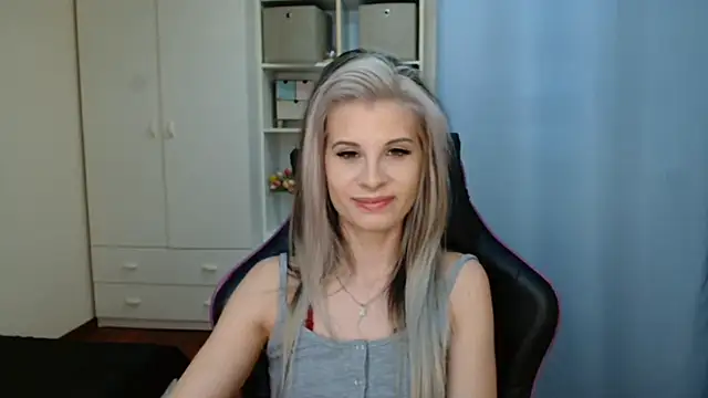 kristineglow - KristineGlow's free webcam