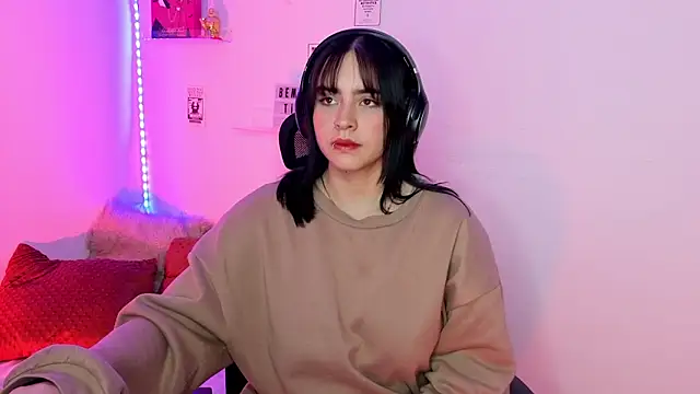 Emily Lindey (Emily_Lindey)