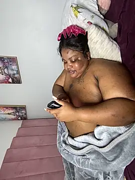 misslola27 - MissLola27's free webcam