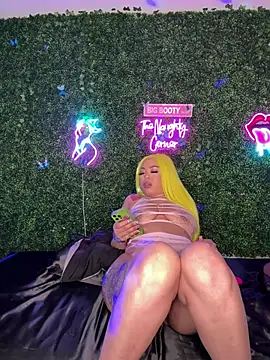 Webcam Model (RenaThickAss)  is live.Free join now!