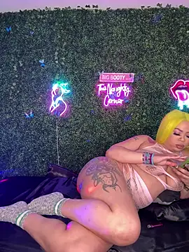 renathickass - RenaThickAss's free webcam