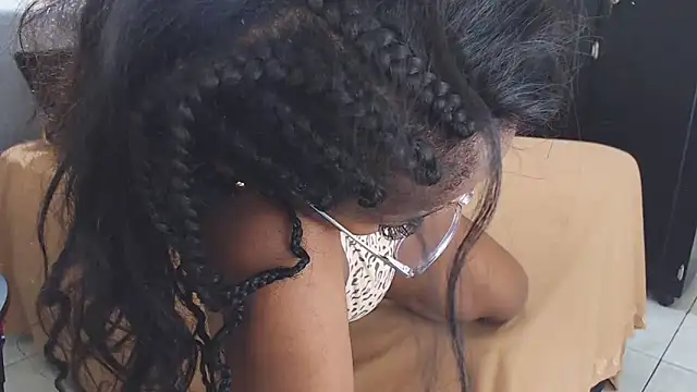 keyra_dainty - Keyra_Dainty's free webcam