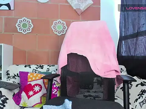 mia_lovea - Mia_lovea's free webcam