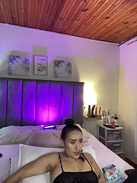 Webcam Model (juliana-mancini) is live