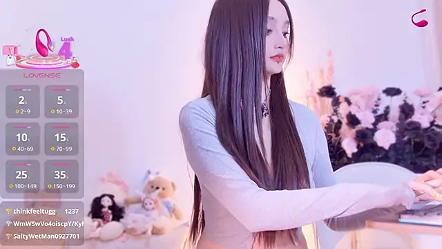 Yr_kitten_333 live sex cam