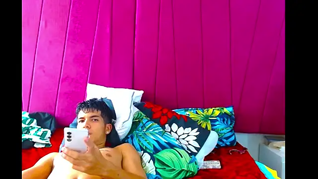 pipe_hot04 - Pipe_hot04's free webcam - UK Sex Cams