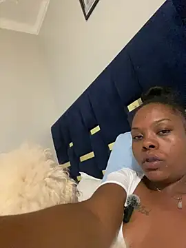 Webcam Model (Dellah27)  is live.Free join now!