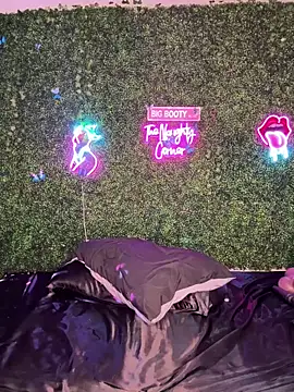 renathickass - RenaThickAss's free webcam