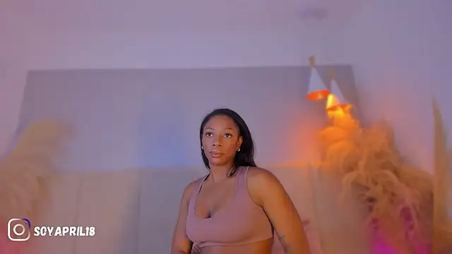 aprilebony_ - Aprilebony_'s free webcam - UK Sex Cams