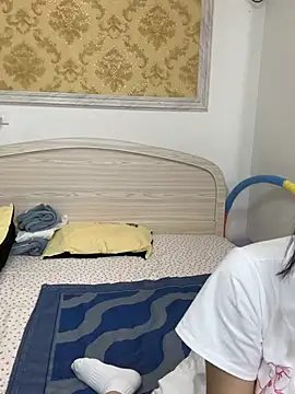 美女qingqingbaobei在线直播