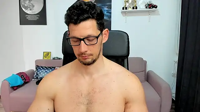 brutusk08 (Ask my age) - Get me naked