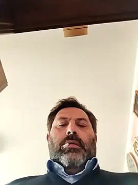 necroforo (M mature) - Senza masturbarmi e venire fino al goal