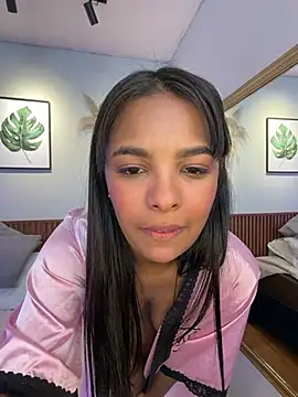 miaroggerss - MIAROGGERSS's free webcam