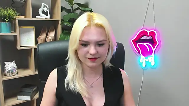 sweetlilyxo - SweetLilyxo's free webcam