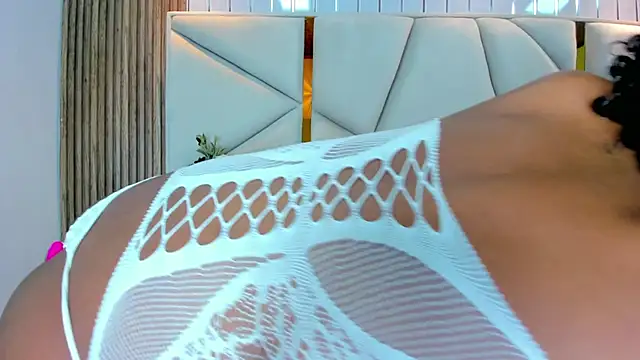 rebeca_brown_ - Rebeca_brown_'s free webcam - UK Sex Cams