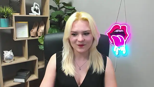 sweetlilyxo - SweetLilyxo's free webcam - UK Sex Cams