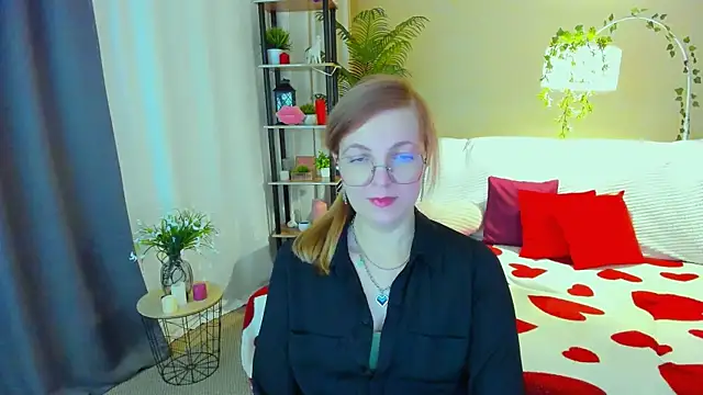 youruniverser - YourUniverser's free webcam - UK Sex Cams