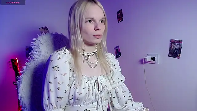 emily_nyaffee (T young) - cum show
