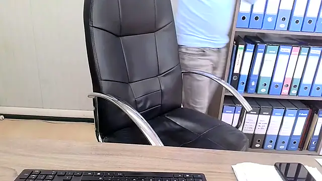 evasionee - Evasionee's free webcam - UK Sex Cams