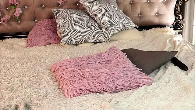 kirstinmcgeady - KirstinMcgeady's free webcam - UK Sex Cams