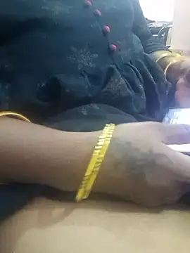 Webcam Model (tamilkaviya431)  is live.Free join now!