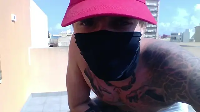 MaskedTrainer_official's live cam