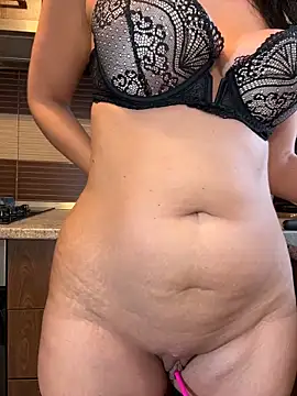 Hotmomcheckk (Hotmomcheckk_)