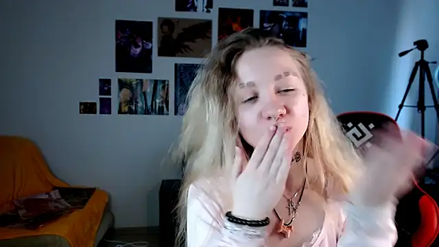 nica_kawaii - Nica_Kawaii's free webcam - UK Sex Cams