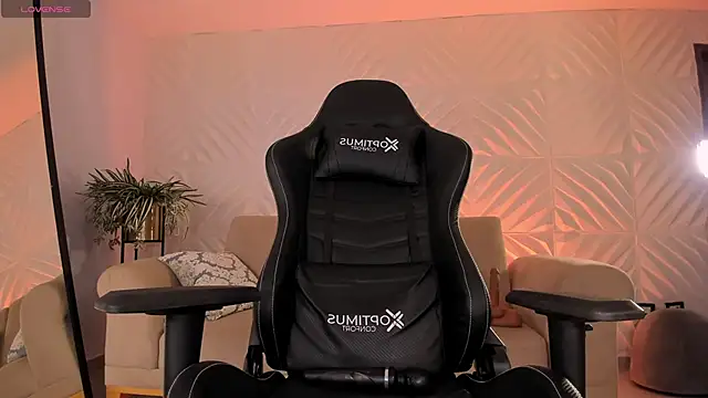 KylaMorrison live cam profile