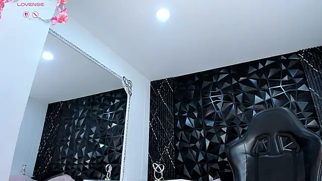 scarletevanss_ - ScarletEvanss_'s free webcam - UK Sex Cams