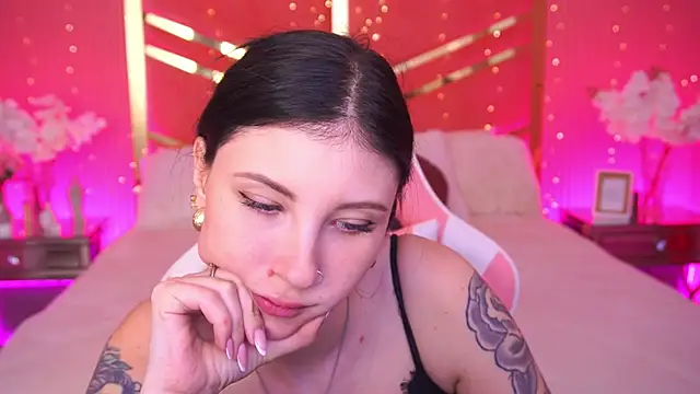 lunaamay - LunaaMay's free webcam - UK Sex Cams