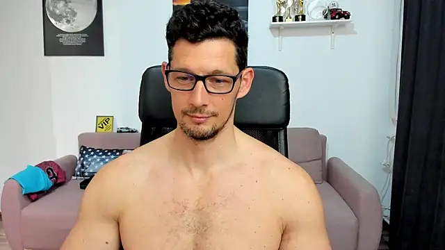 brutusk08 - BrutusK08's free webcam - UK Sex Cams