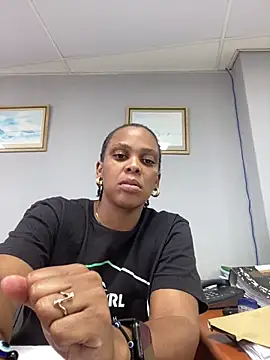 Webcam Model (031bubbles)  is live.Free join now!