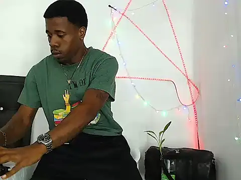 damian_hart_24cm - Damian_hart_24CM's free webcam - UK Sex Cams