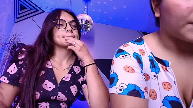 lilith_and_khloe - Lilith_and_Khloe's free webcam - UK Sex Cams