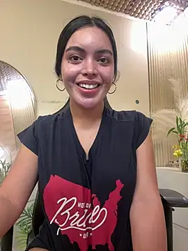 ts-simplythebest - TS-SimplyTheBest's free webcam - UK Sex Cams