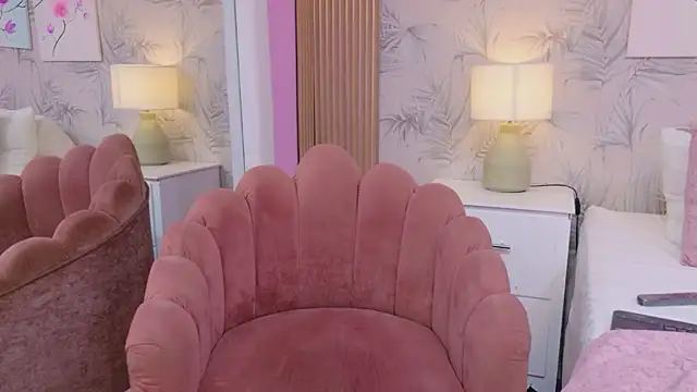 emmaleens - EmmaLeens's free webcam - UK Sex Cams